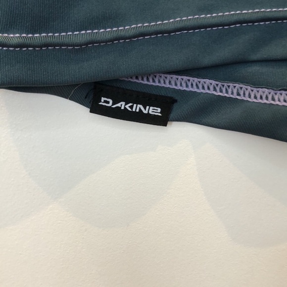 ☀️🌊Two for $15🌊Dakine swim shirt - Picture 5 of 7
